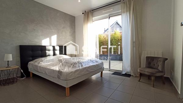 Jolie maison moderne à proximité directe de la mer...