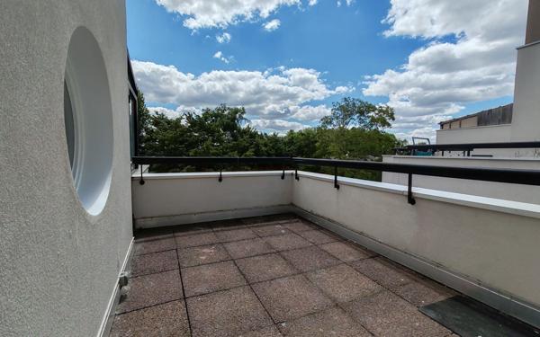 Appartement à vendre    3 pièces • 65,81 m2 Cergy