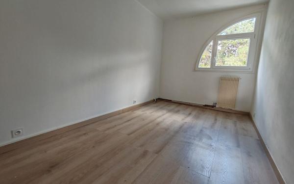 Appartement à vendre    3 pièces • 65,81 m2 Cergy
