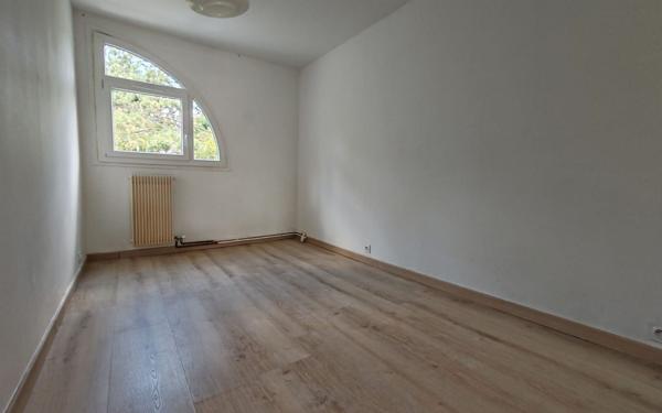Appartement à vendre    3 pièces • 65,81 m2 Cergy