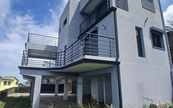 Maison à vendre    4 pièces • 106 m2 Petite-Île