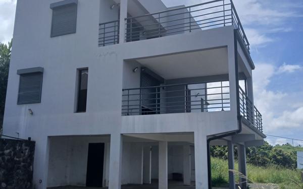 Maison à vendre    4 pièces • 106 m2 Petite-Île