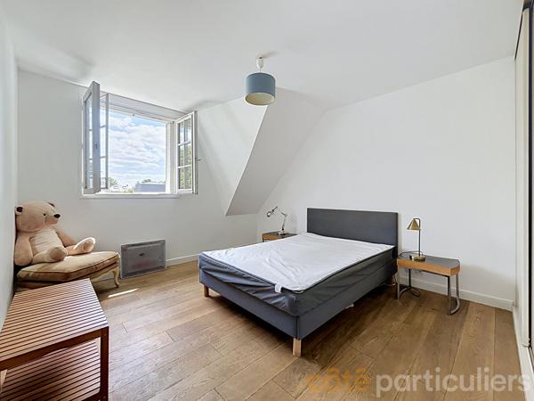 Vente
                Maison152 m² - 6 Pièces -
                    SAINT MAUR DES FOSSES (94210)