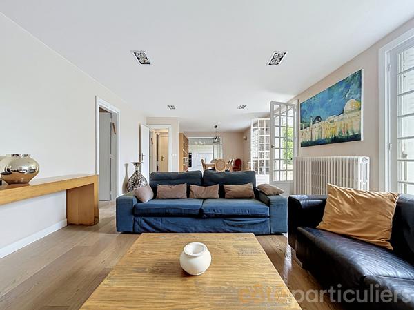 Vente
                Maison152 m² - 6 Pièces -
                    SAINT MAUR DES FOSSES (94210)