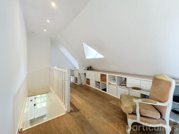 Vente
                Maison152 m² - 6 Pièces -
                    SAINT MAUR DES FOSSES (94210)