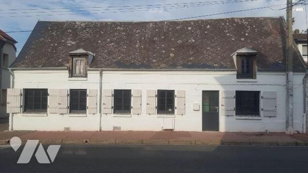 ABBEVILLE - Proche centre ville et de toutes les commodités, maison entièrement rénovée avec so...