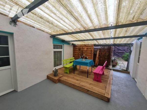 ABBEVILLE - Proche centre ville et de toutes les commodités, maison entièrement rénovée avec so...