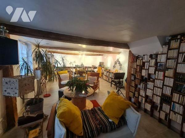 ABBEVILLE - Proche centre ville et de toutes les commodités, maison entièrement rénovée avec so...