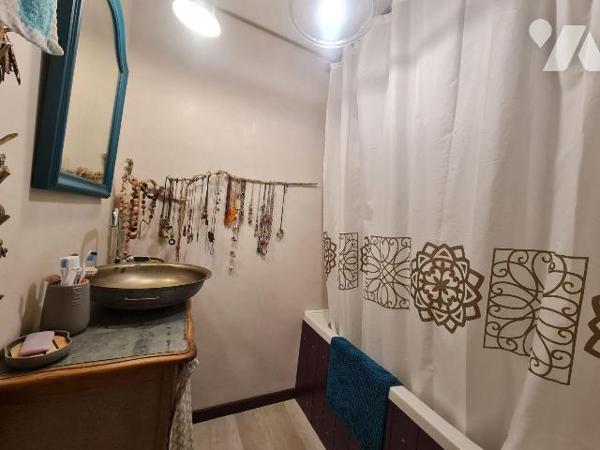 ABBEVILLE - Proche centre ville et de toutes les commodités, maison entièrement rénovée avec so...