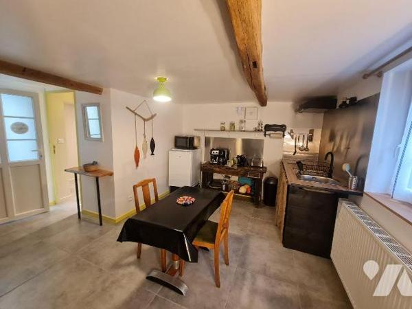 ABBEVILLE - Proche centre ville et de toutes les commodités, maison entièrement rénovée avec so...