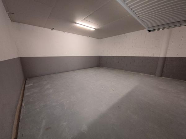 À louer ensemble de stockage surfaces de 25 À 39 M² à GROSLAY