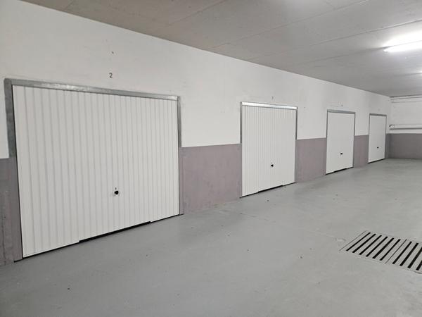 À louer ensemble de stockage surfaces de 25 À 39 M² à GROSLAY