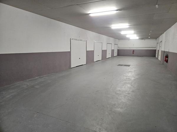 À louer ensemble de stockage surfaces de 25 À 39 M² à GROSLAY