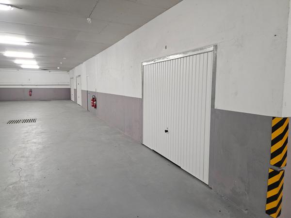À louer ensemble de stockage surfaces de 25 À 39 M² à GROSLAY