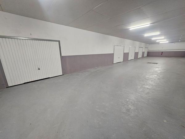 À louer ensemble de stockage surfaces de 25 À 39 M² à GROSLAY