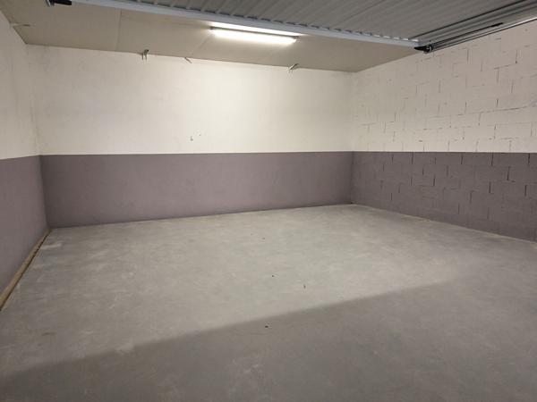 À louer ensemble de stockage surfaces de 25 À 39 M² à GROSLAY