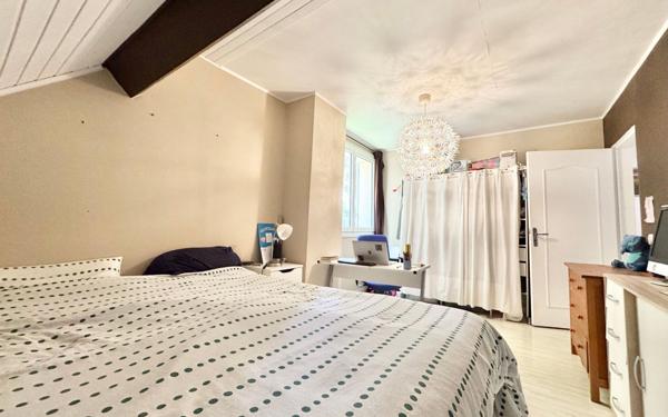 Maison à vendre    7 pièces • 141,30 m2 Gasville-Oisème