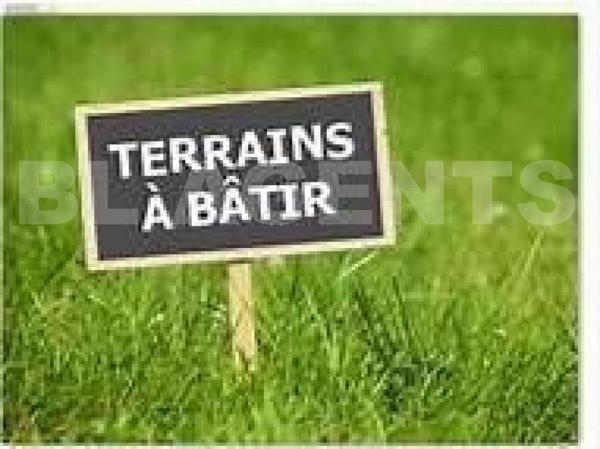 A construire sur Terrain viabilisé de1071 m² 