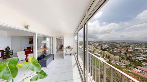 Vue incroyable avec potentiel locatif et parking