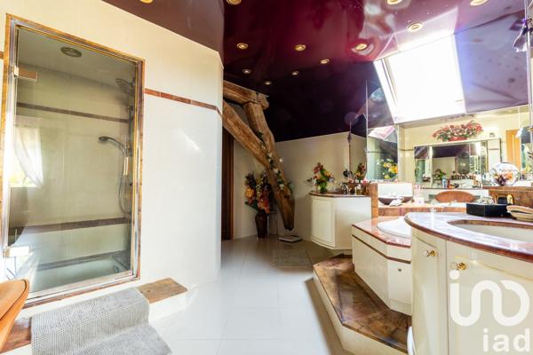 Maison à vendre 14 pièces 655 m² Guignes