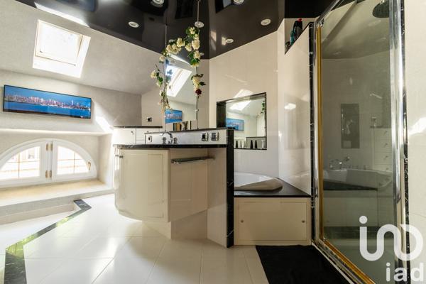 Maison à vendre 14 pièces 655 m² Guignes