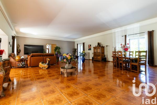 Maison à vendre 14 pièces 655 m² Guignes