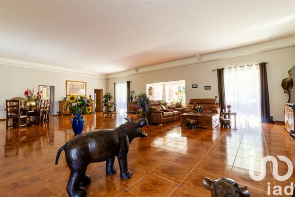 Maison à vendre 14 pièces 655 m² Guignes