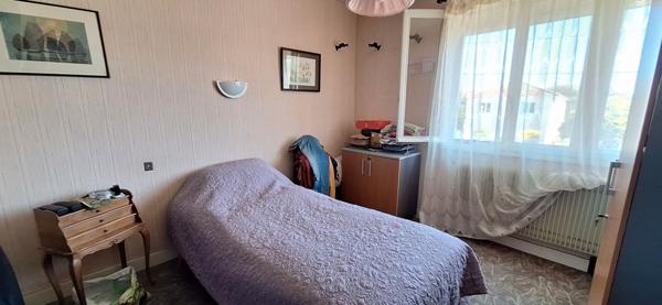 Charmante Maison à Vendre à Bourg-en-Bresse - 5 pièces  3 ch  avec 737 m2  de terrain .