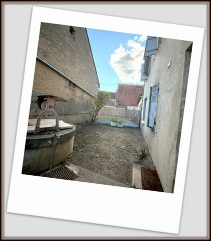 À vendre : Maison à Saint Gérand de Vaux (03) divisée en 2 logements