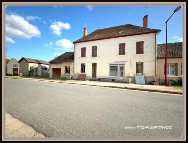 À vendre : Maison à Saint Gérand de Vaux (03) divisée en 2 logements