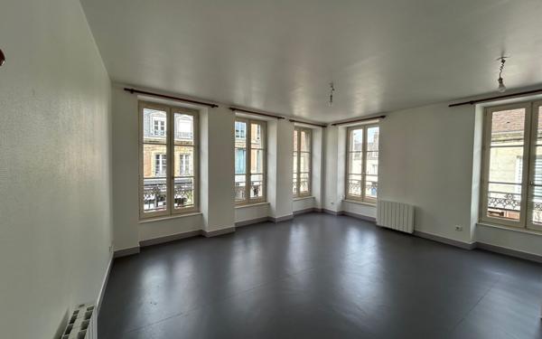 Appartement à louer    2 pièces •  Mortagne-au-Perche