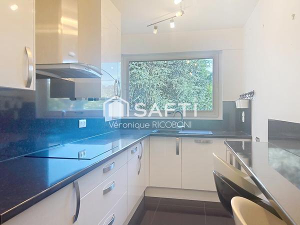 Très bel appartement dans environnement calme et privilégié avec piscine et terrains de tennis