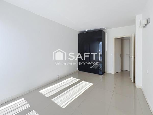 Très bel appartement dans environnement calme et privilégié avec piscine et terrains de tennis