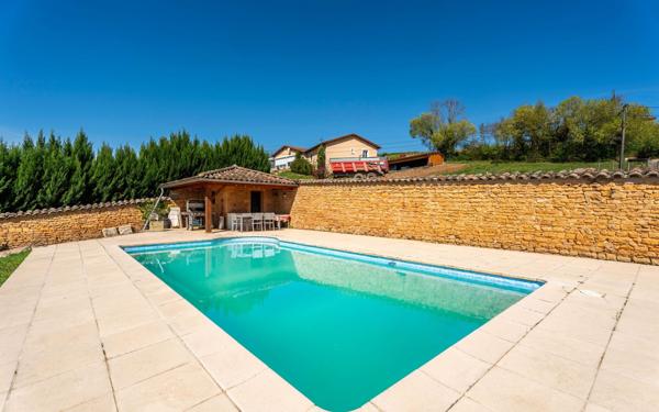 Maison à vendre    5 pièces • 186 m2 Pouilly-le-Monial