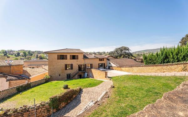 Maison à vendre    5 pièces • 186 m2 Pouilly-le-Monial