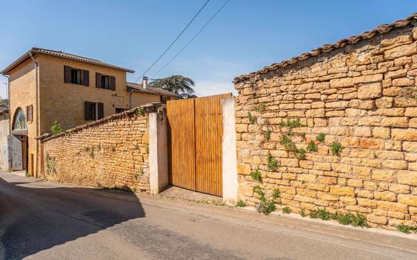 Maison à vendre    5 pièces • 186 m2 Pouilly-le-Monial