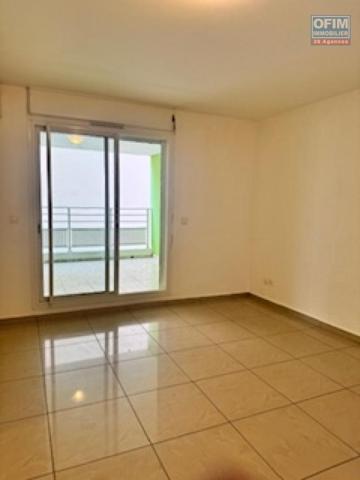 A vendre bel appartement de type F3 très spacieux , lumineux sur la résidence LA GOELETTE à Sainte Clotilde.
