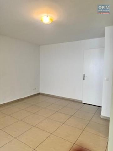 A vendre bel appartement de type F3 très spacieux , lumineux sur la résidence LA GOELETTE à Sainte Clotilde.