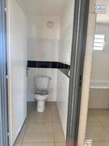 A vendre bel appartement de type F3 très spacieux , lumineux sur la résidence LA GOELETTE à Sainte Clotilde.