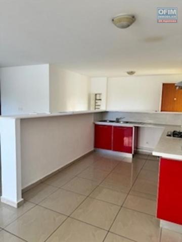 A vendre bel appartement de type F3 très spacieux , lumineux sur la résidence LA GOELETTE à Sainte Clotilde.