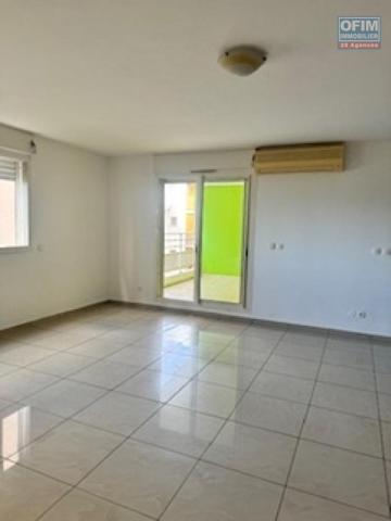 A vendre bel appartement de type F3 très spacieux , lumineux sur la résidence LA GOELETTE à Sainte Clotilde.