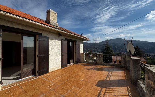 Maison à vendre    3 pièces • 103 m2 Carros