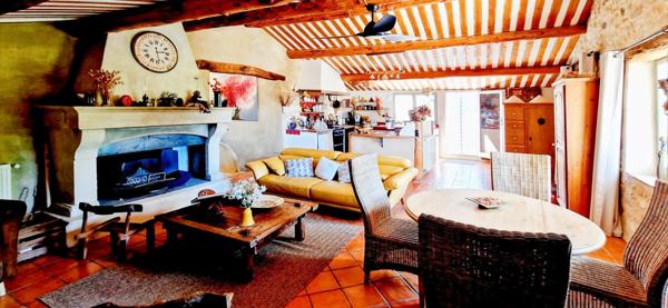 Maison en Pierre et dépendance