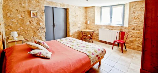 Maison en Pierre et dépendance