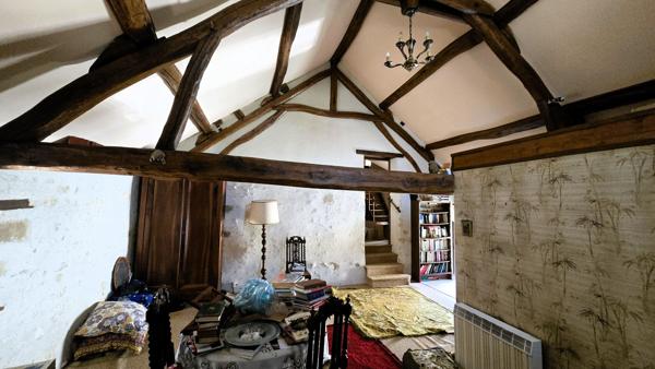 Maison à Vendre à Sourdun - 5 pièces + Grange terrain  1165 m²