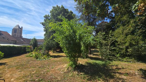 Maison à Vendre à Sourdun - 5 pièces + Grange terrain  1165 m²
