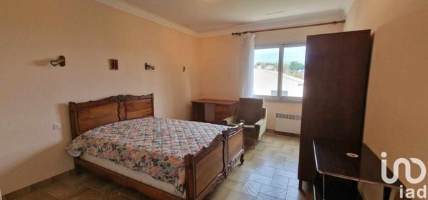 Maison traditionnelle 10 pièces de 241 m² à Aspiran (34800)