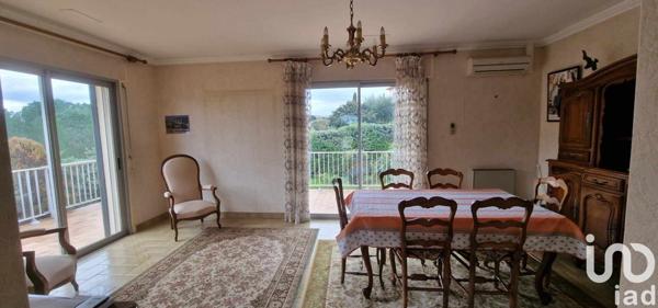 Maison traditionnelle 10 pièces de 241 m² à Aspiran (34800)