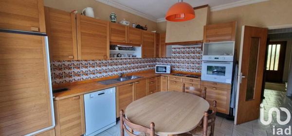 Maison traditionnelle 10 pièces de 241 m² à Aspiran (34800)