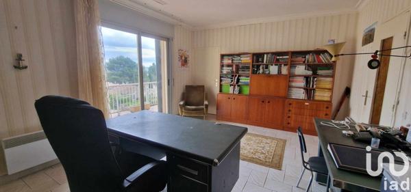 Maison traditionnelle 10 pièces de 241 m² à Aspiran (34800)